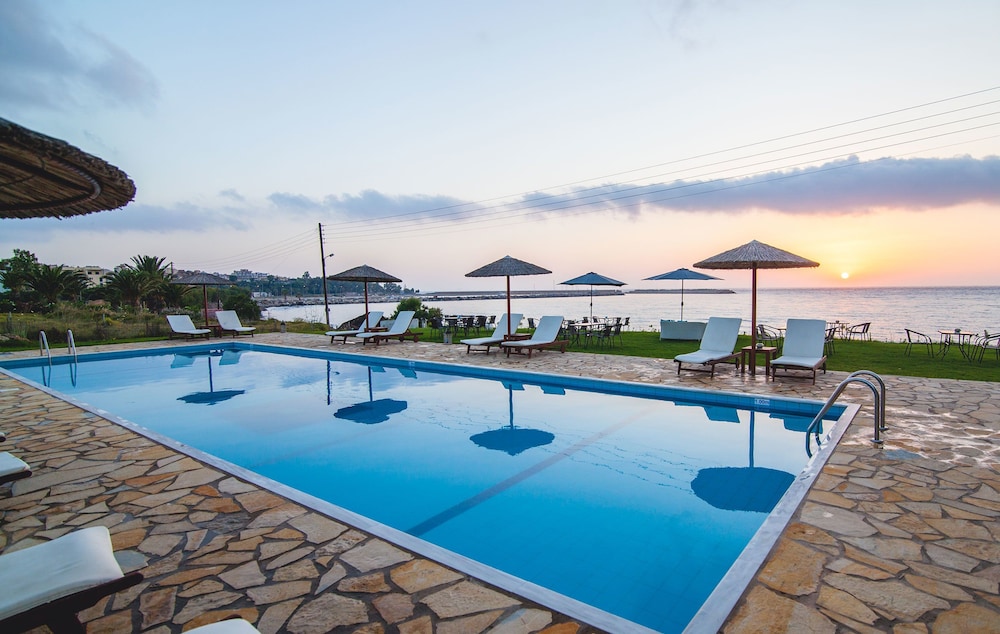 Kyparissia Blue Boutique Hotel — hotel in Kyparissia