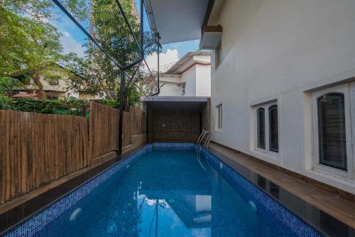 StayVista's Maximus Villa City Center Villa with Private Pool Gazebo Games & Projector Room — 5-Star Luxury Hotel in Lonavla, India