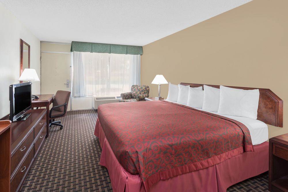 Knights Inn Gretna New Orleans West Bank - photo 22