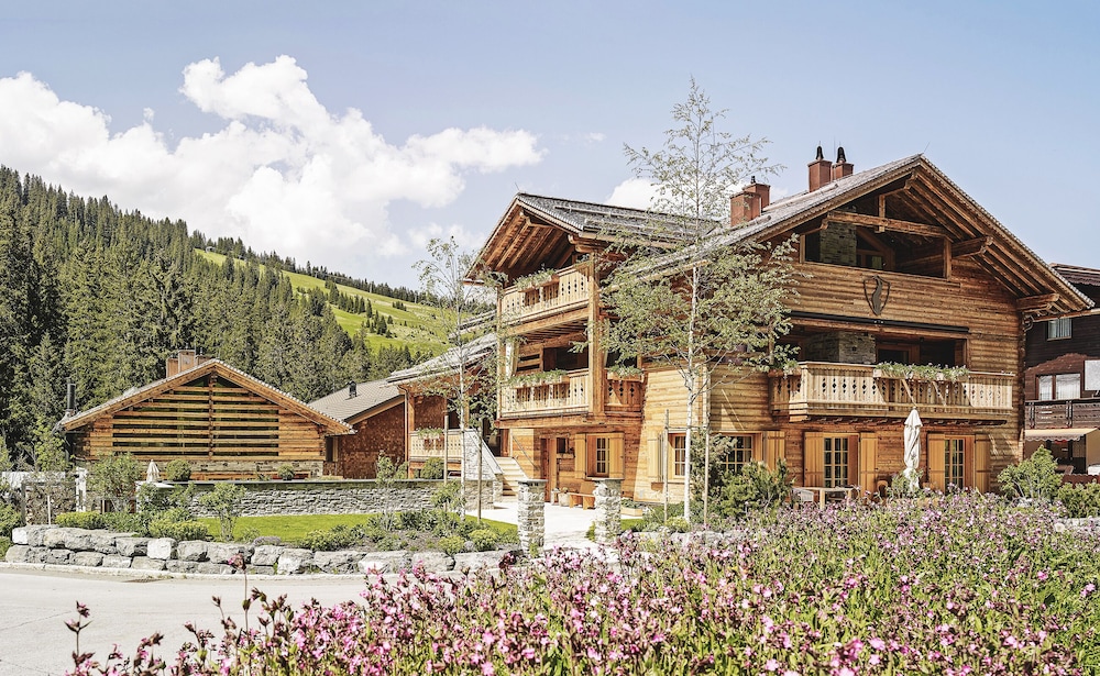 Lech Lodge Private Luxury Chalet Lech — 4-Star Luxury Hotel in Lech, Austria