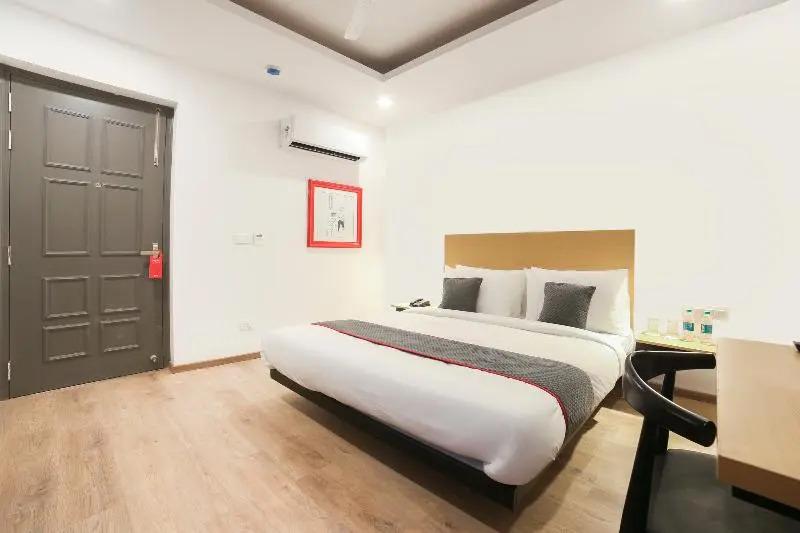 OYO Townhouse 136 Sector 46 Vikas Marg