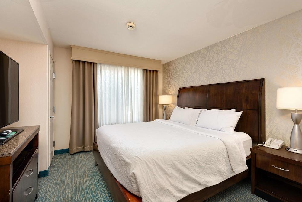 Hilton Garden Inn Overland Park - photo 10