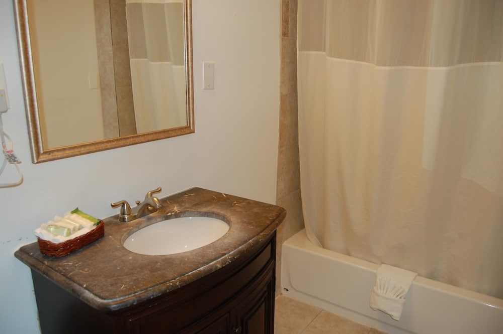 District Hotel - photo 24