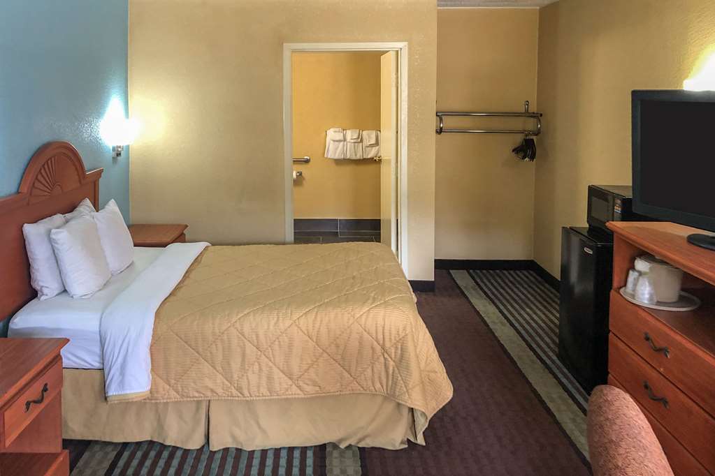 Rodeway Inn Joint Base Andrews Area - photo 19