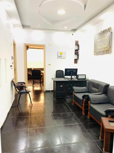 Alexander — carbon neutral stay, Alexandria