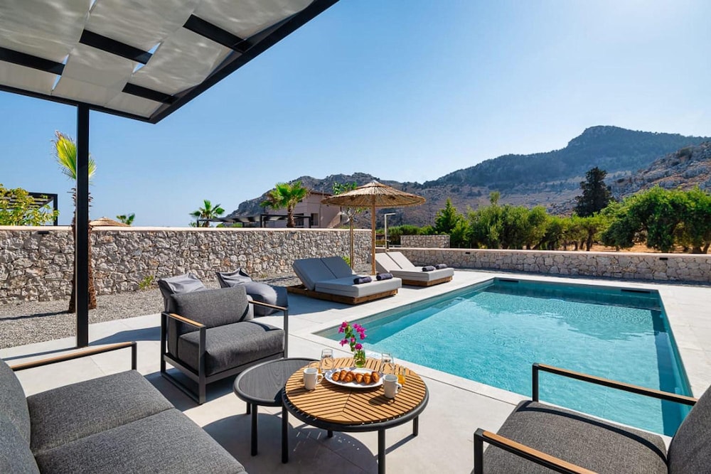 Zen Club 9 In Kolympia — Rodos