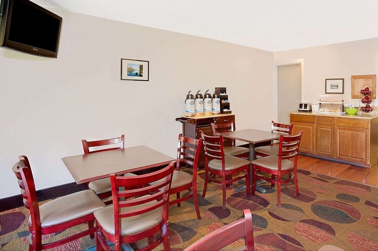 Baymont by Wyndham Reno - photo 7