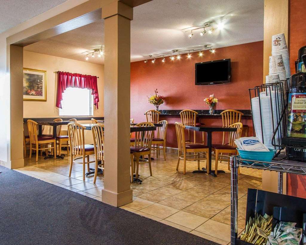 Econo Lodge Freeport Brunswick Area - photo 22
