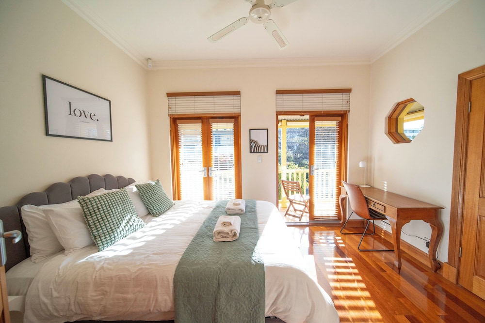 Cozy holiday home 5 mins walk to beach in Glenelg — 4-Star Luxury Hotel in Glenelg, Australia