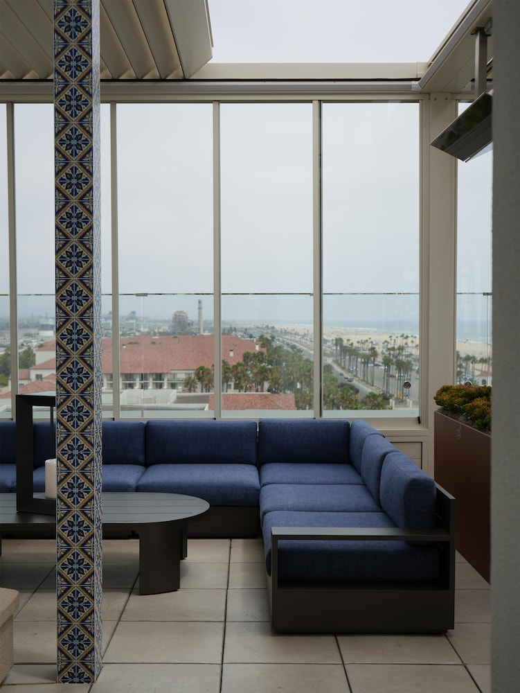 The Waterfront Beach Resort A Hilton Hotel - photo 255