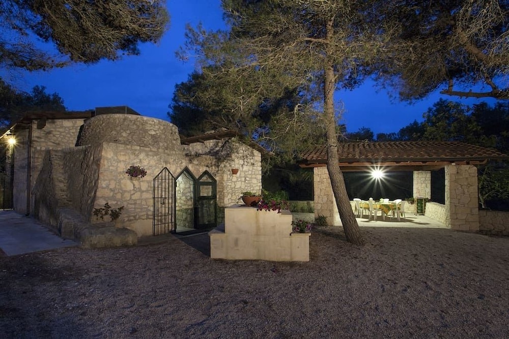Trullo In The Wood — Nardo