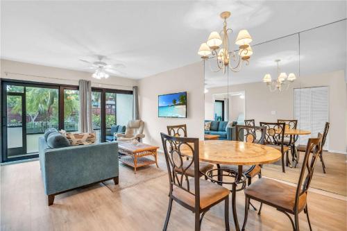 First Floor With Lake Views — 4-Star Luxury Hotel in Naples, United States