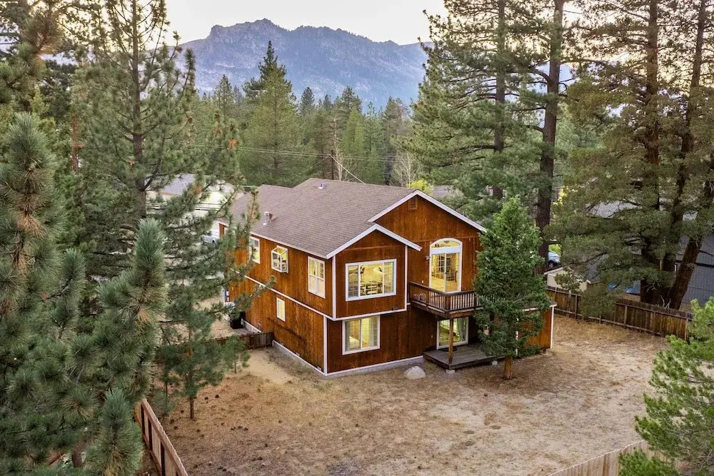 Blitzen By Avantstay Pet Friendly Tahoe Retreat — South Lake Tahoe