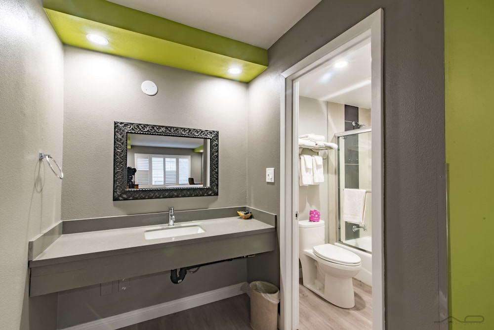 The SeaScape Inn - photo 15