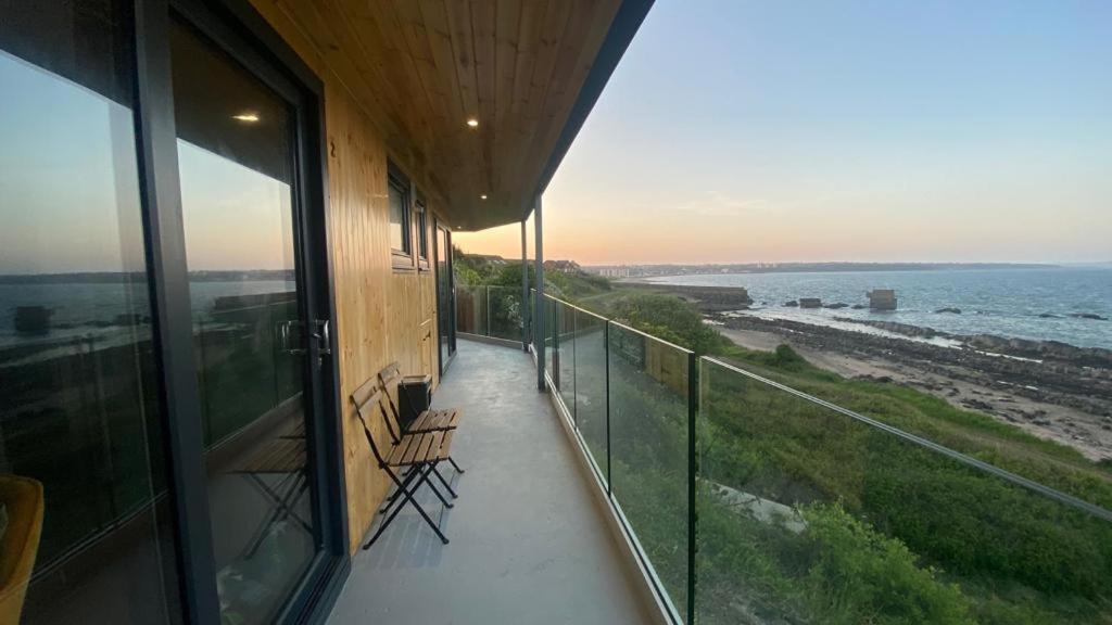 Luxury Beach Front Rooms Pma — Kirkcaldy