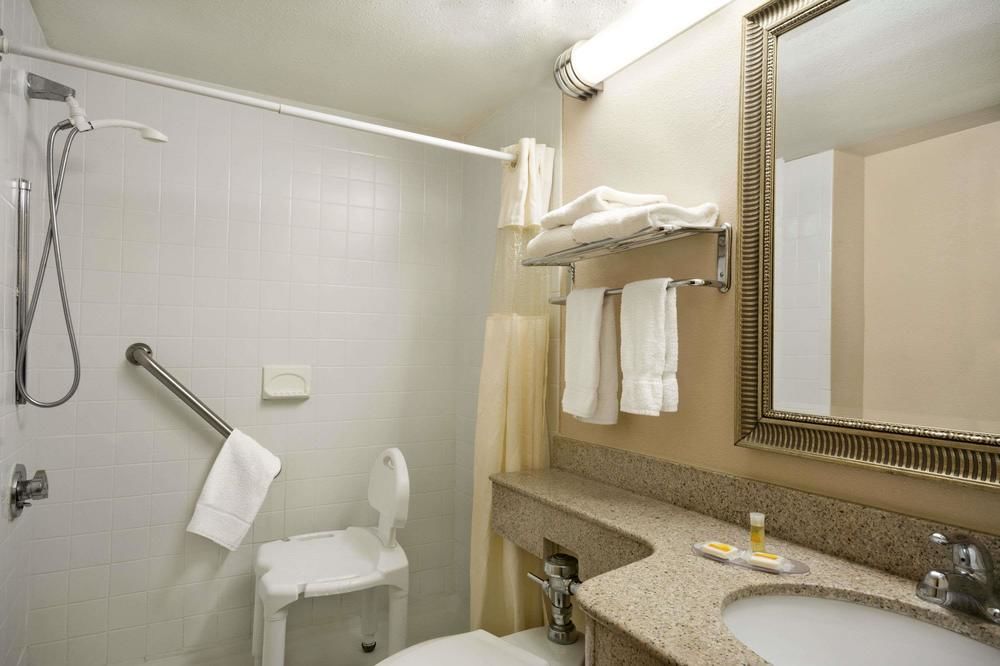 Days Inn Birmingham Al - photo 12