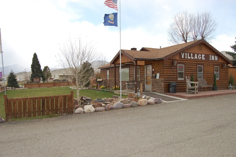 The Village Inn Motel and Restaurant — hotel in Challis