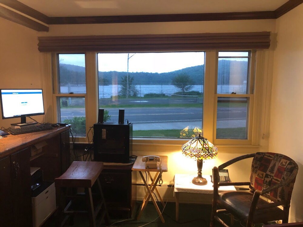 Sara Placid Inn & Suites - photo 6