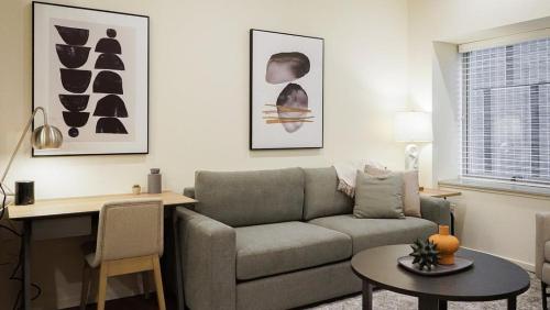 Landing Modern Apartment with Amazing Amenities — 4-Star Luxury Hotel in Omaha, United States