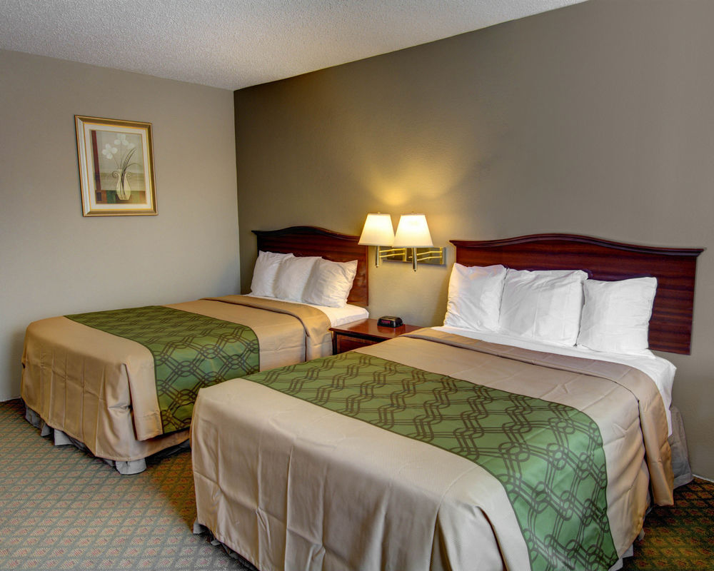 Econo Lodge Takoma Park - photo 13