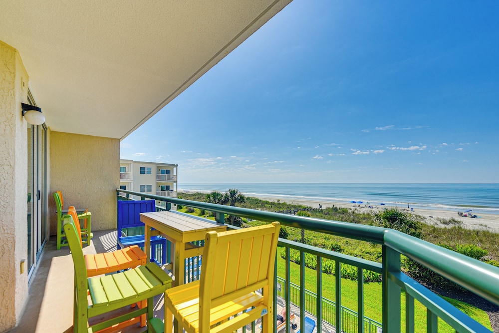 Oceanfront Beach Condo with Stunning Views — 4-Star Luxury Hotel in Myrtle Beach, United States
