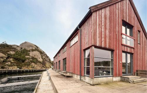Pet Friendly Apartment In Søgne — 4-Star Luxury Hotel in Sogne, Norway