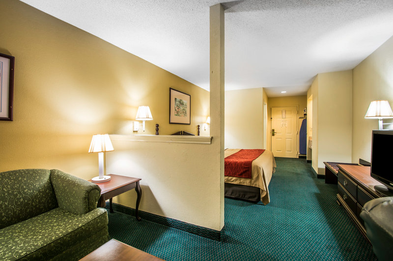 Super 8 by Wyndham Montgomery I 65 - featured photo