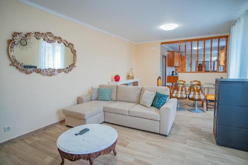 Vivenda Graciosa in Angra Do Heroismo, Portugal