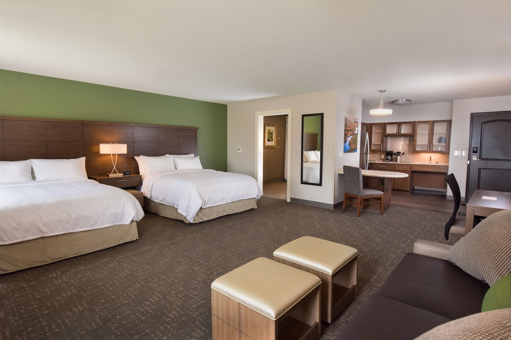 Staybridge Suites Wisconsin Dells Lake Delton an IHG Hotel - photo 3