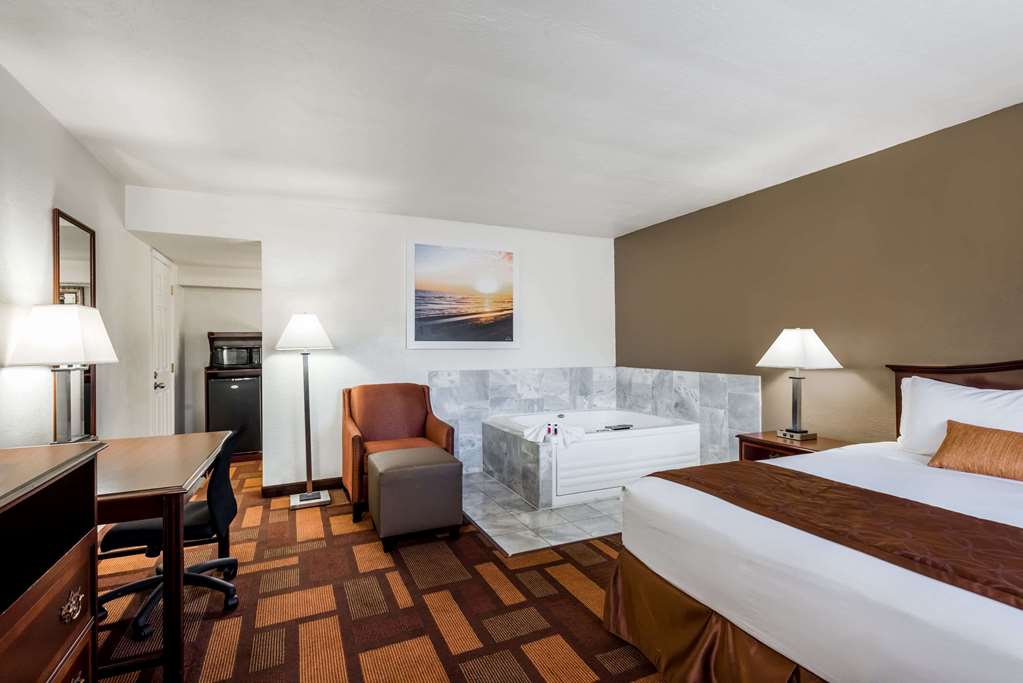 Days Inn & Suites by Wyndham Lodi - photo 14