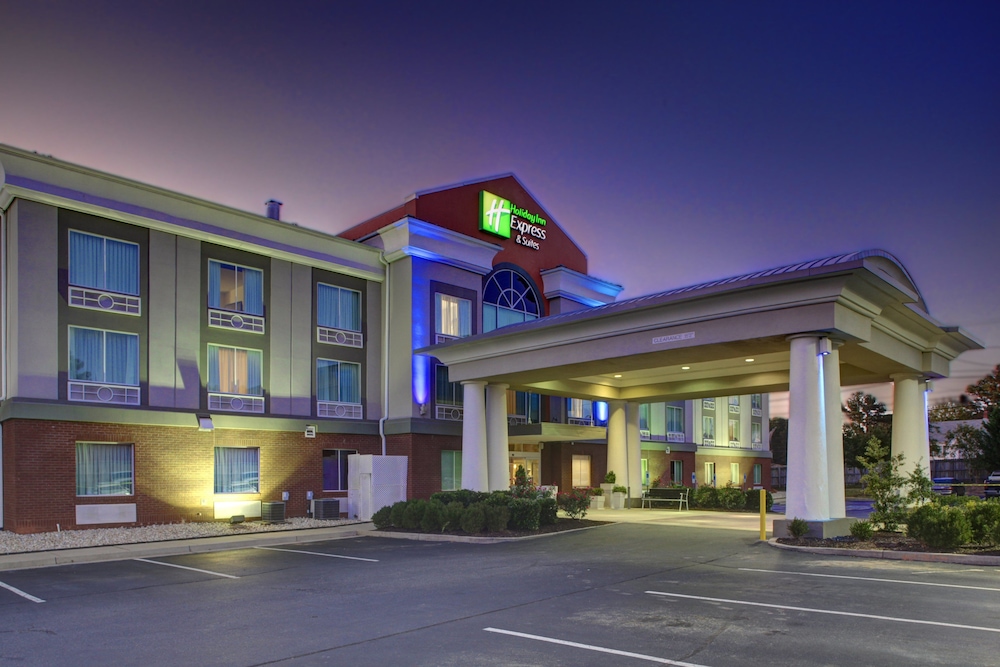 Holiday Inn Express Hotel & Suites Emporia by IHG in Emporia, United States