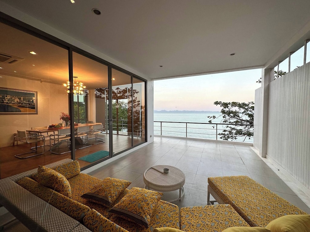 4bedroom Villa Siray Beach Front — 5-Star Luxury Hotel in Ratsada, Thailand