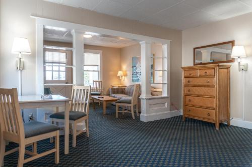 The Admiral Hotel Motel - photo 120