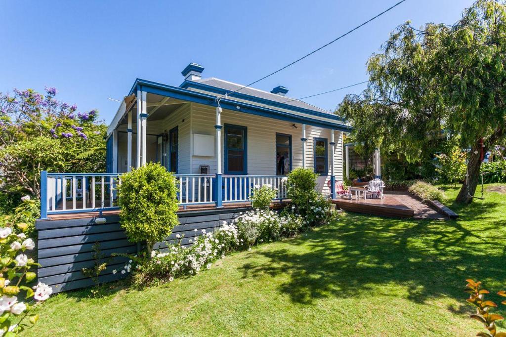 Valetta BYO Linen in Lorne, Australia