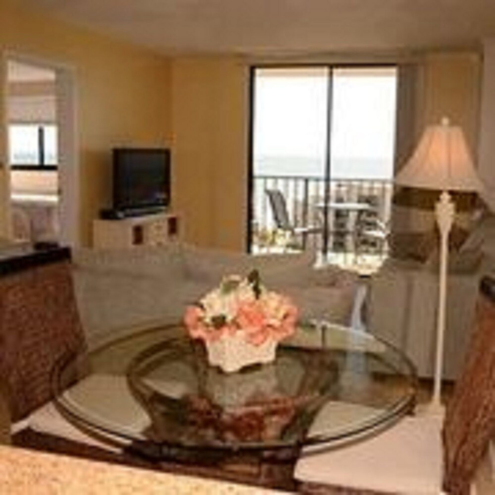 Holiday Towers by Elliott Beach Rentals - photo 8