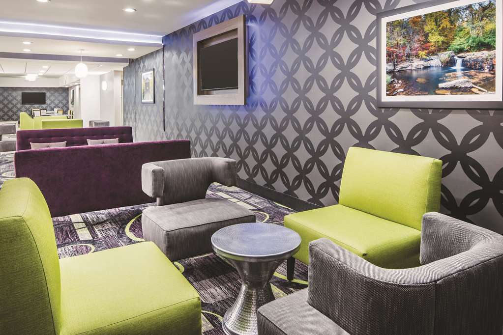 La Quinta Inn & Suites by Wyndham Milledgeville - photo 7