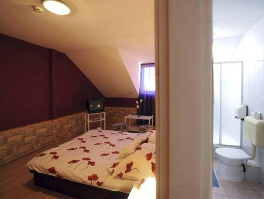 Bartók Tér és St. Kristóf Panzió in Eger, Hungary