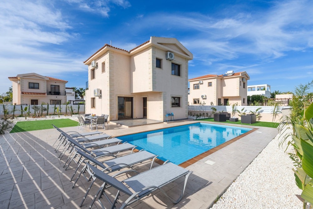 Agia Thekla Gardens 3 — hotel in Sotira