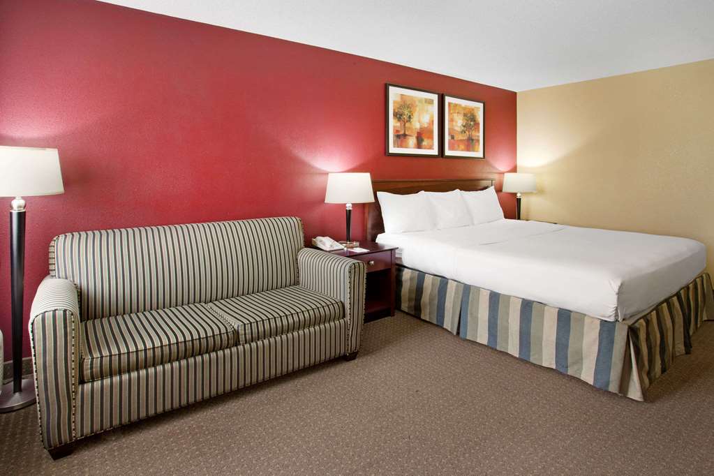 Ramada by Wyndham Bettendorf - photo 13