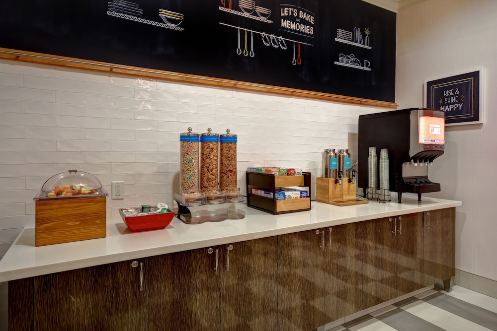 Hampton Inn & Suites Columbus - photo 43