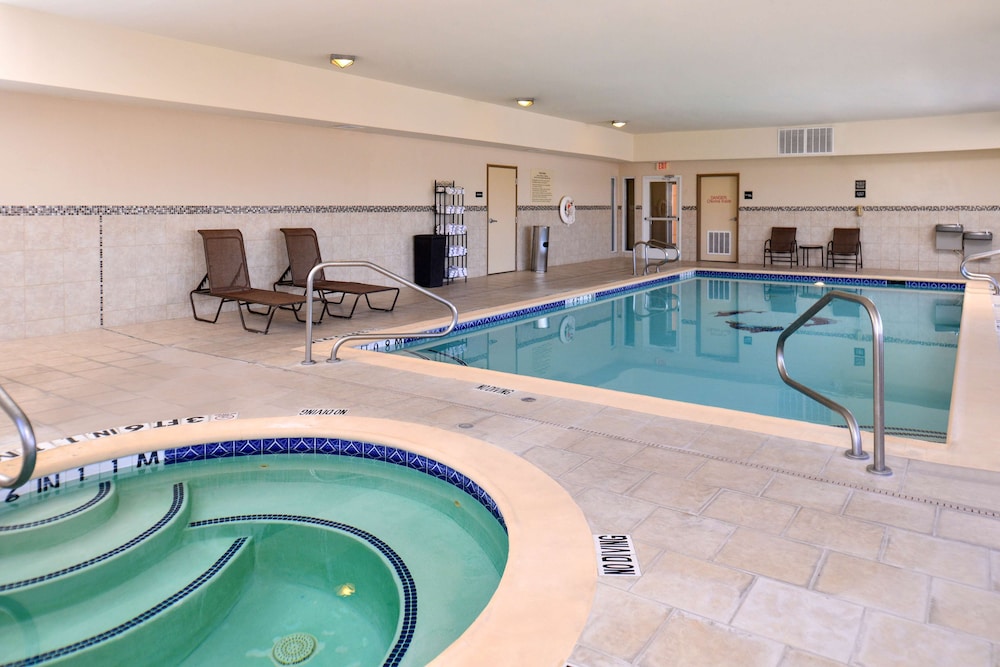 Hampton Inn Van Horn - photo 15
