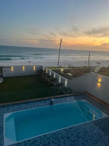 Piscina De Frente Para O Mar — Arraial Do Cabo