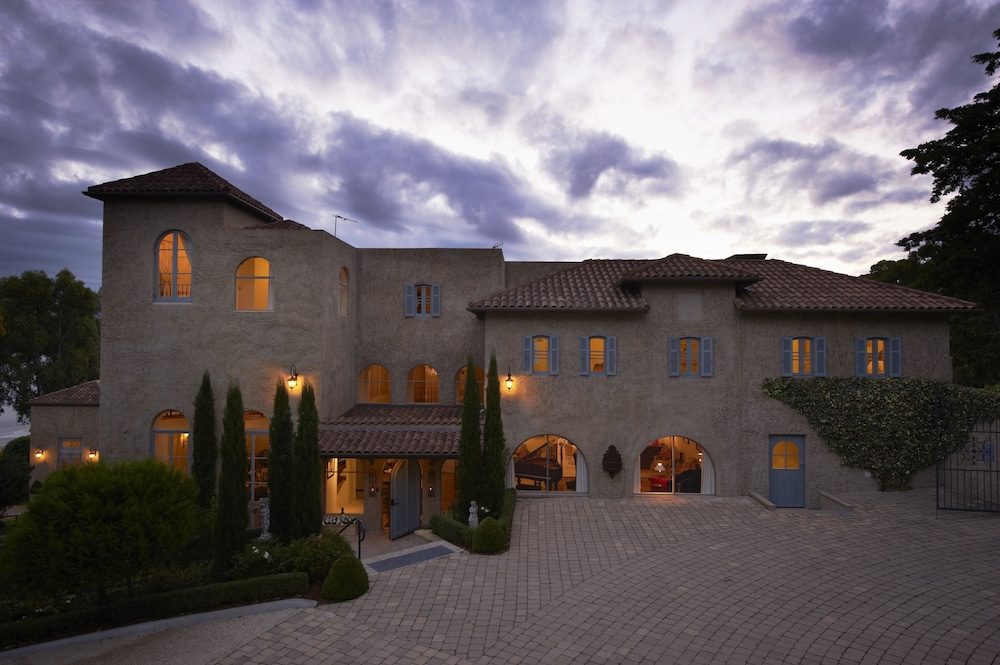 Villa Howden — 5-Star Luxury Hotel in Margate, Australia