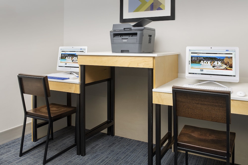 Holiday Inn Express San Antonio N Riverwalk Area by IHG - photo 30