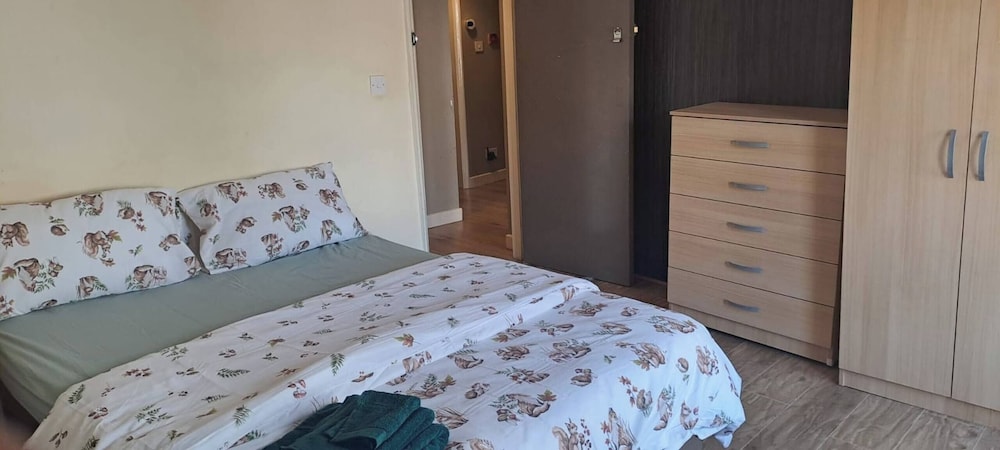 Room charming Leicester Guest Room With in Leicester, United Kingdom
