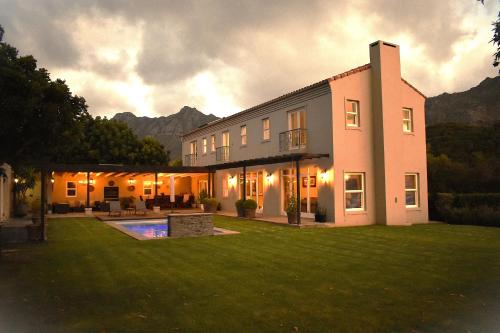 Mountain view home in exclusive security estate Hout Bay Cape Town