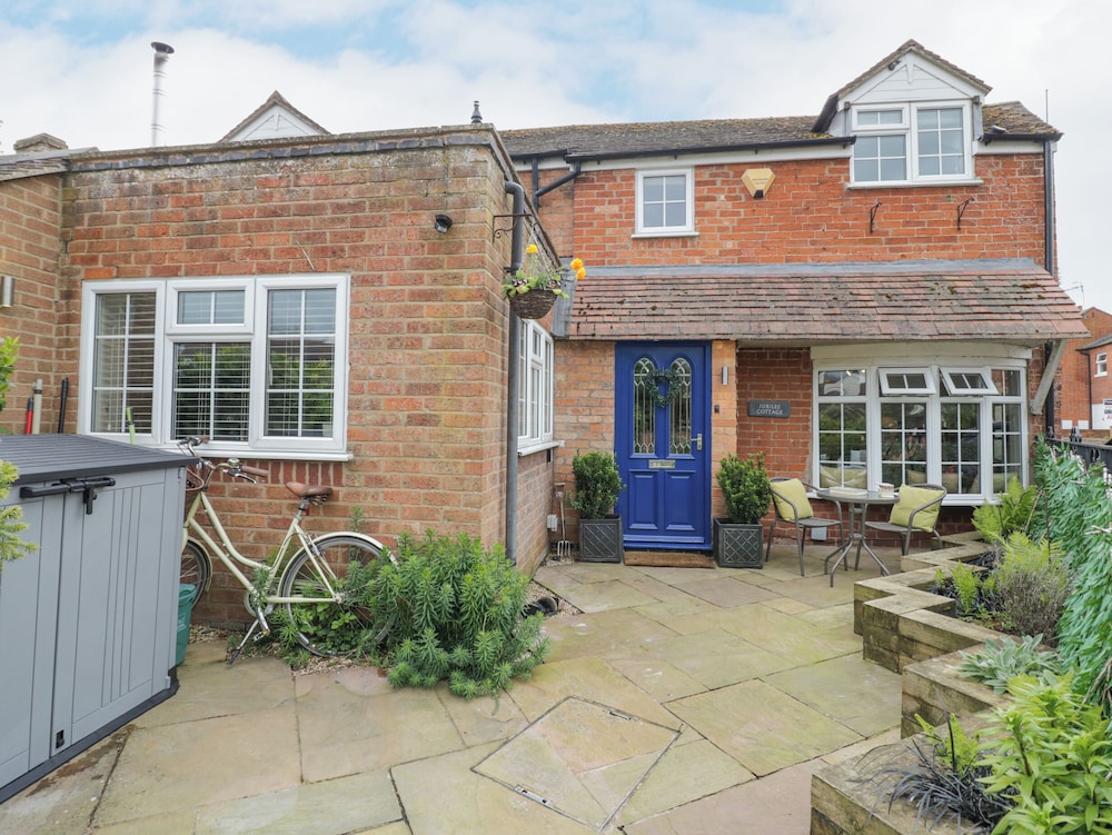 Jubilee Cottage — 4-Star Luxury Hotel in Stratford-Upon-Avon, United Kingdom