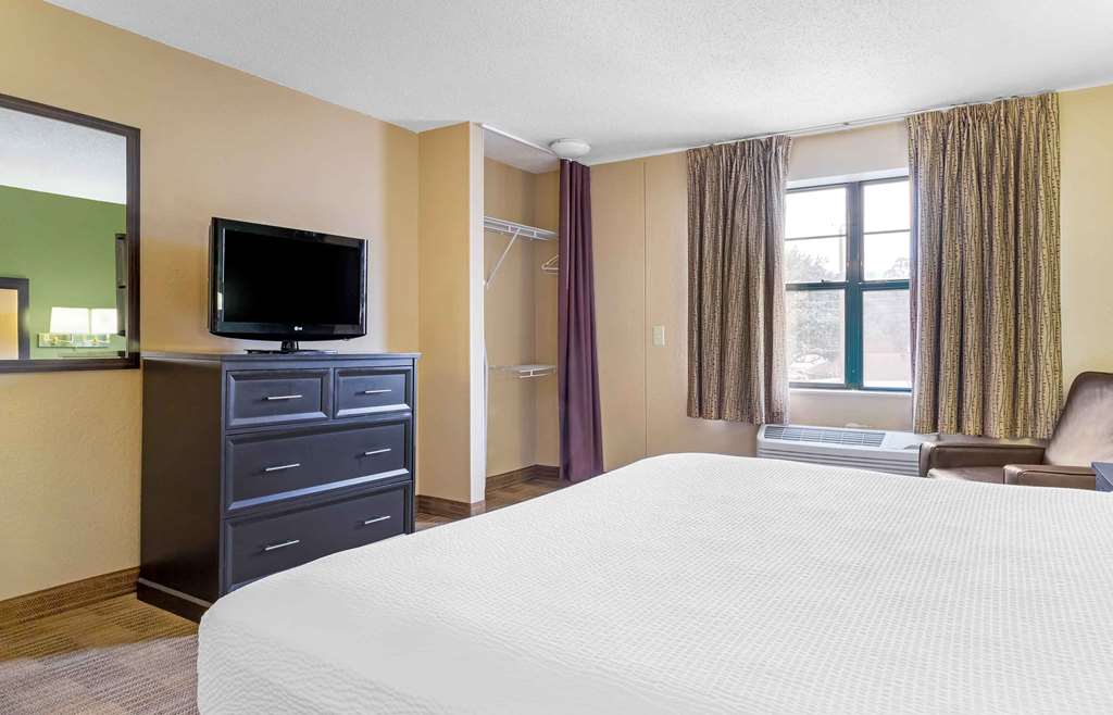 Extended Stay America Suites Houston Galleria Westheimer - photo 16