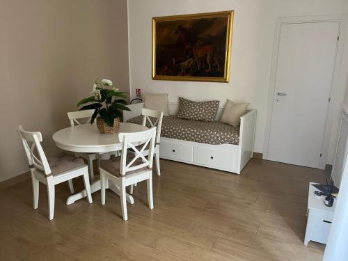 House Nonna Maria — 4-Star Luxury Hotel in Naples, Italy