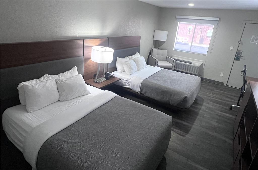 Quality Inn & Suites Near White Sands National Monument - photo 15